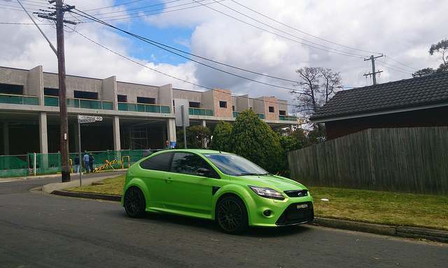 Green Ford Focus RQ.