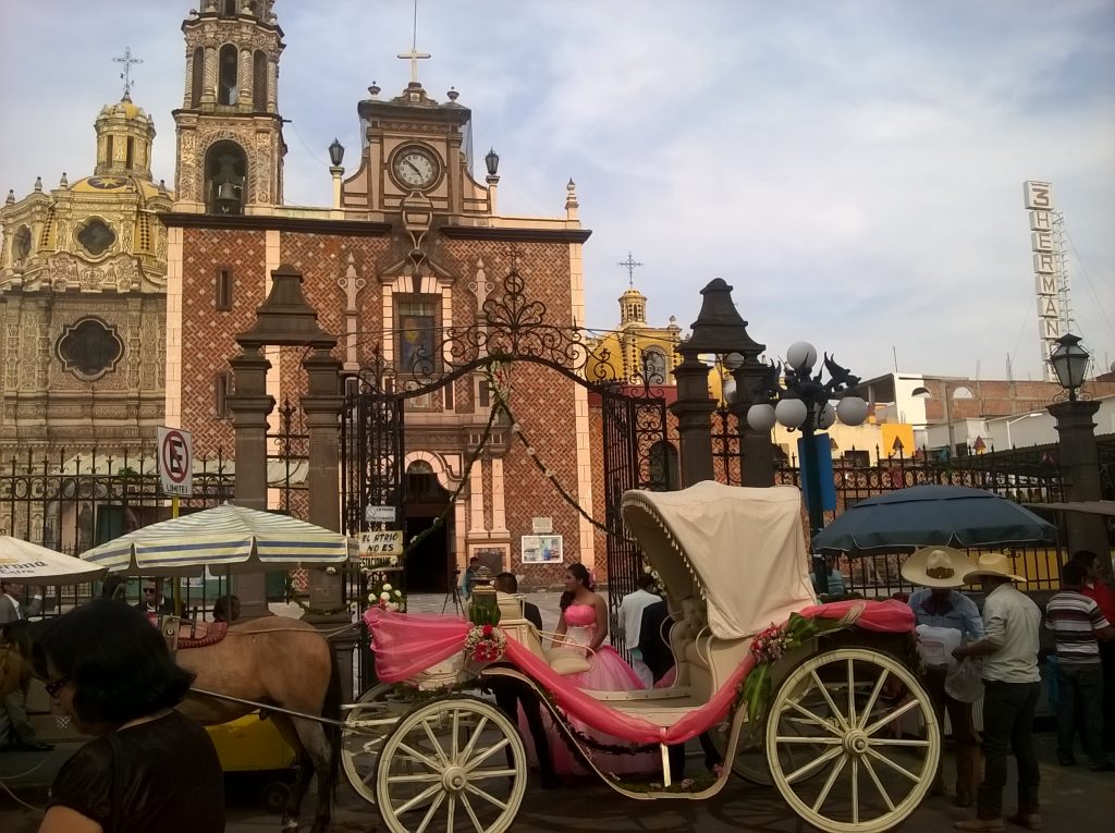 Image of Fiesta de 15 años en la Parroquia de San Martín Texmelucan
